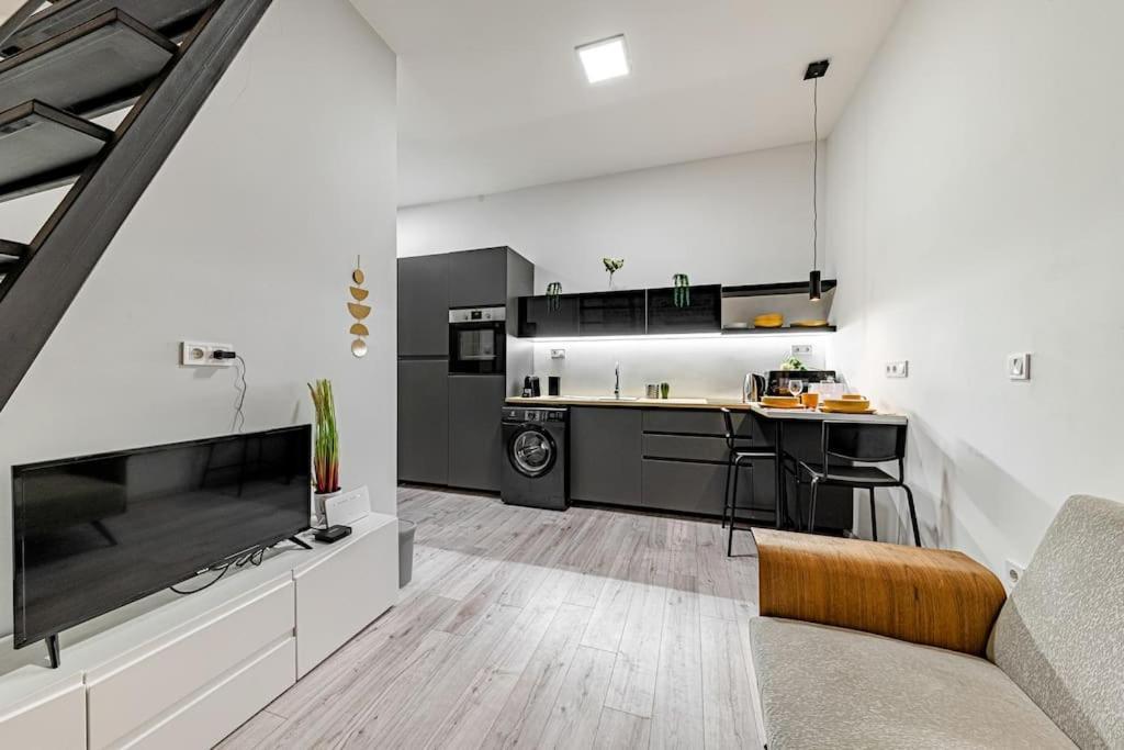 Ferienwohnung Chic Loft Bp: Industrial Gem Budapest Exterior foto